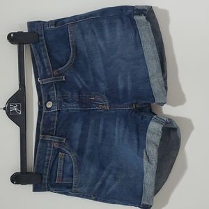 Gap best girlfriend 27 waist dark wash jean shorts